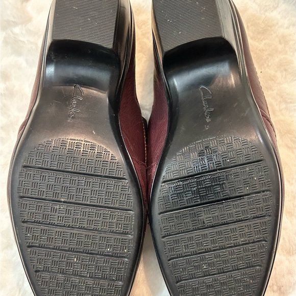 Clark’s Emily dark burgundy leather suede block heel loafers women’s size 8.5M - Picture 16 of 16